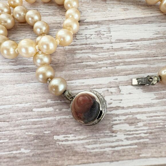Vintage Glass Pearl Necklace Iridescent Strand Ornate Box Clasp   Classy 24” - Picture 11 of 11
